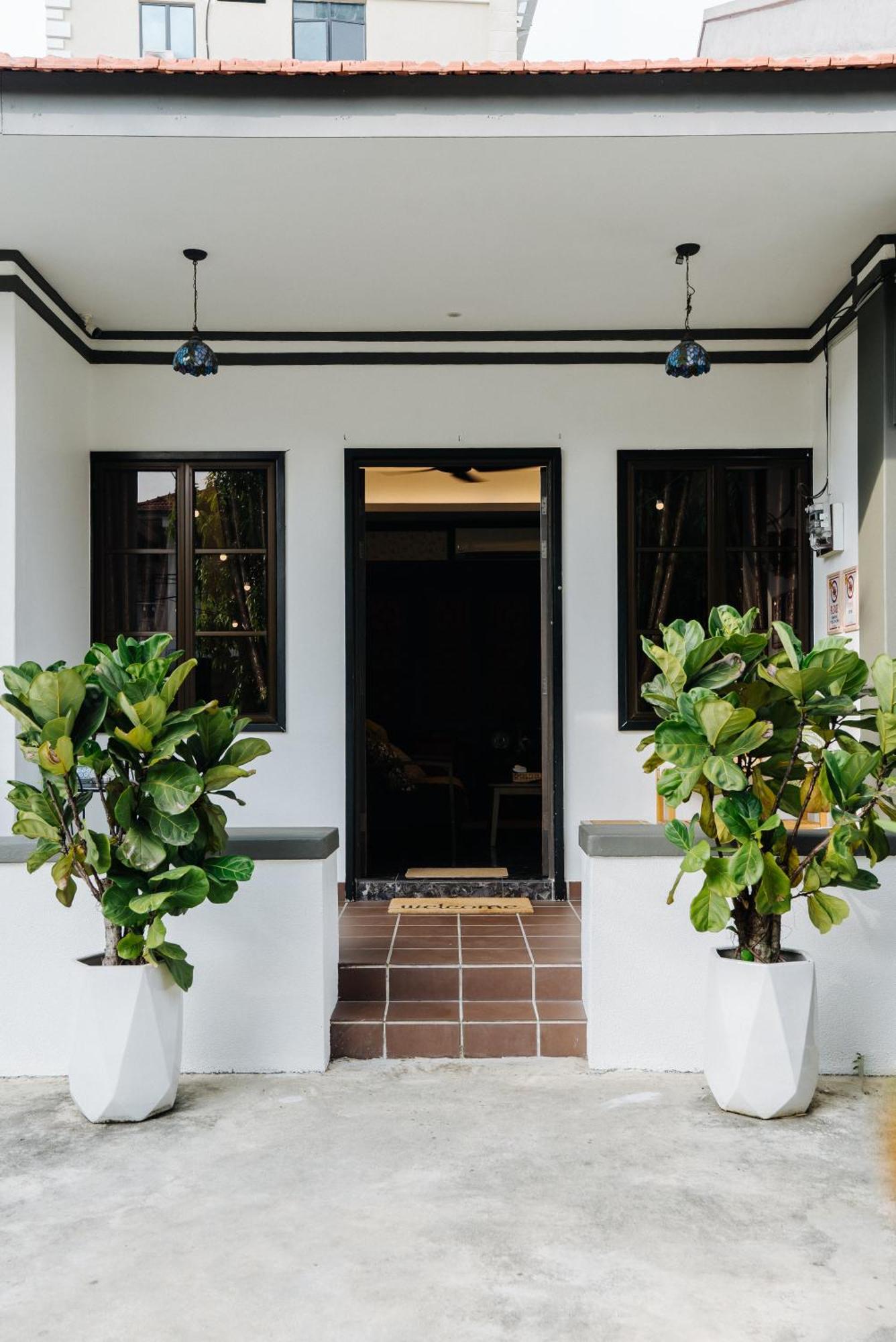 Wang's BnB 4 Bedrooms Villa George Town Exteriör bild